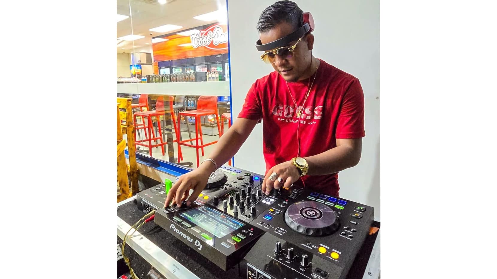 DJ Hennys Drive