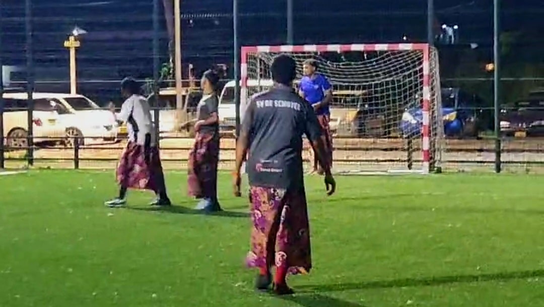 Sarungvoetbalavond